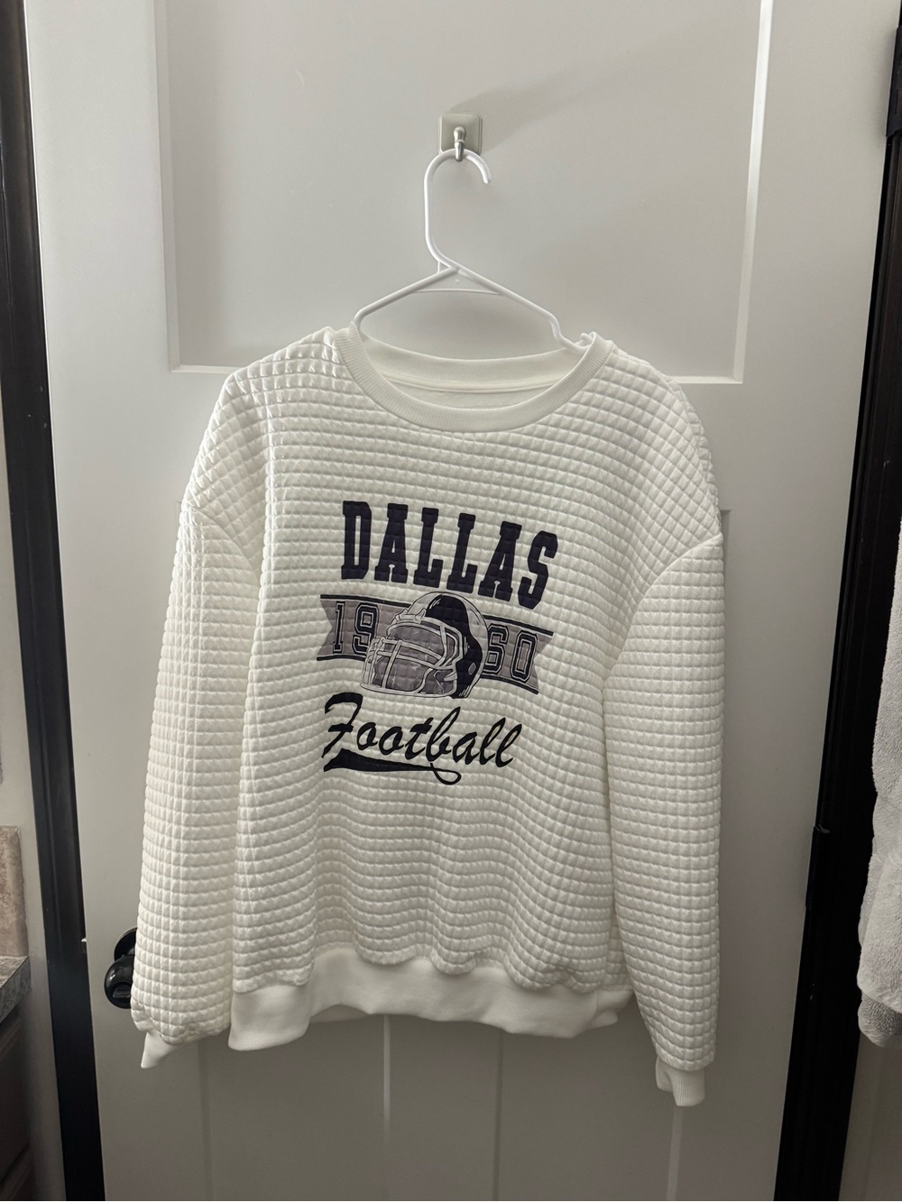 Dallas Football Quilted White Pullover Sweatshirt